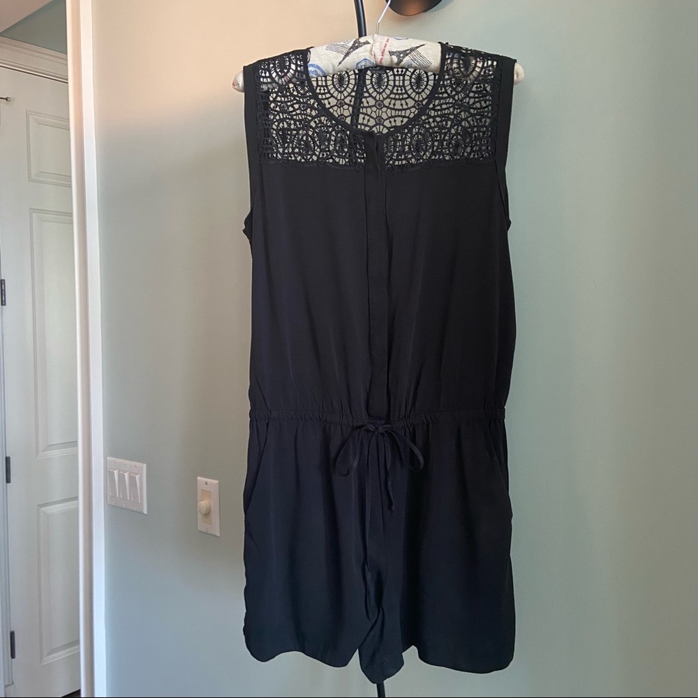 ANN TAYLOR LOFT
BLACK LACE ROMPER